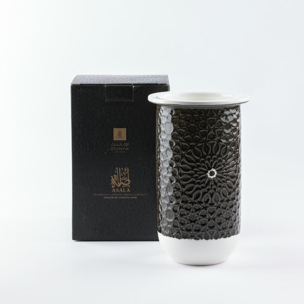 Small Porcelain Vase From Asalah - Black